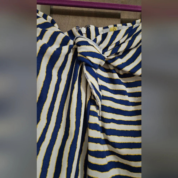 WAYF Pencil Skirt Navy Stripe. Size small - Picture 7 of 13